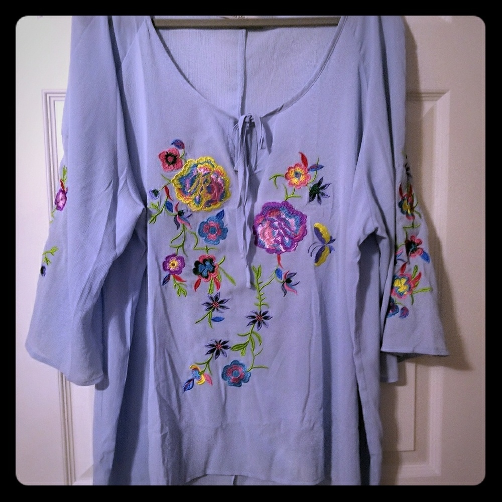 AVON blouse 2x fits like 3x